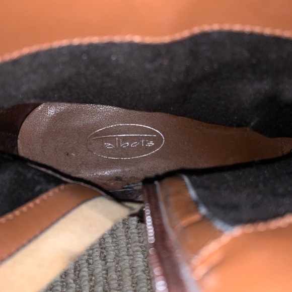 Talbots brown leather heeled boots - Picture 4 of 4